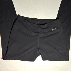 Nike dri-fit leggings size M